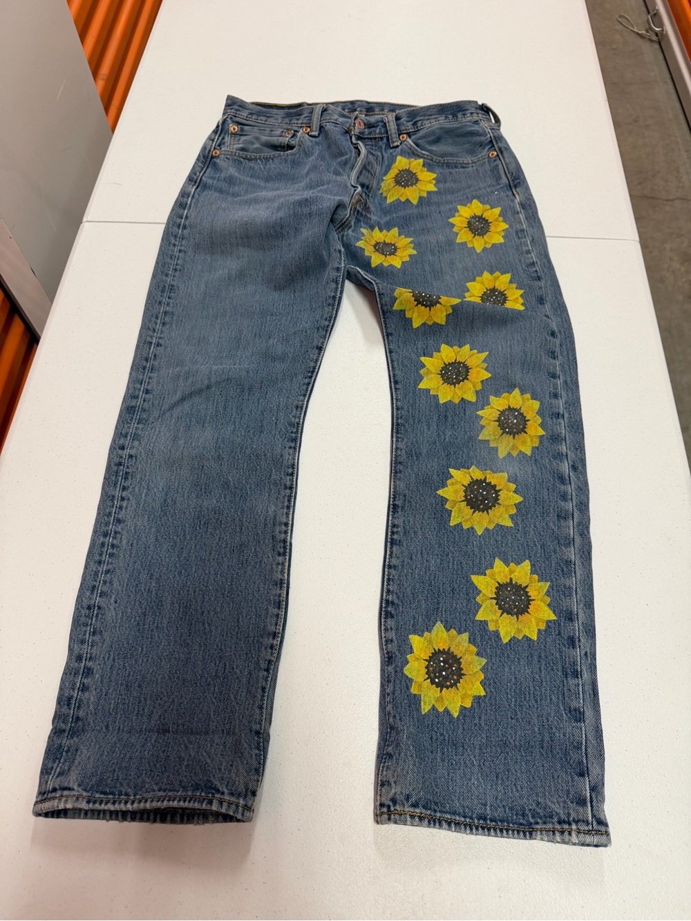 Levi’s 501 W32 L30 Custom Sunflower Floral Jeans Vintage Style Button Fly
B335
